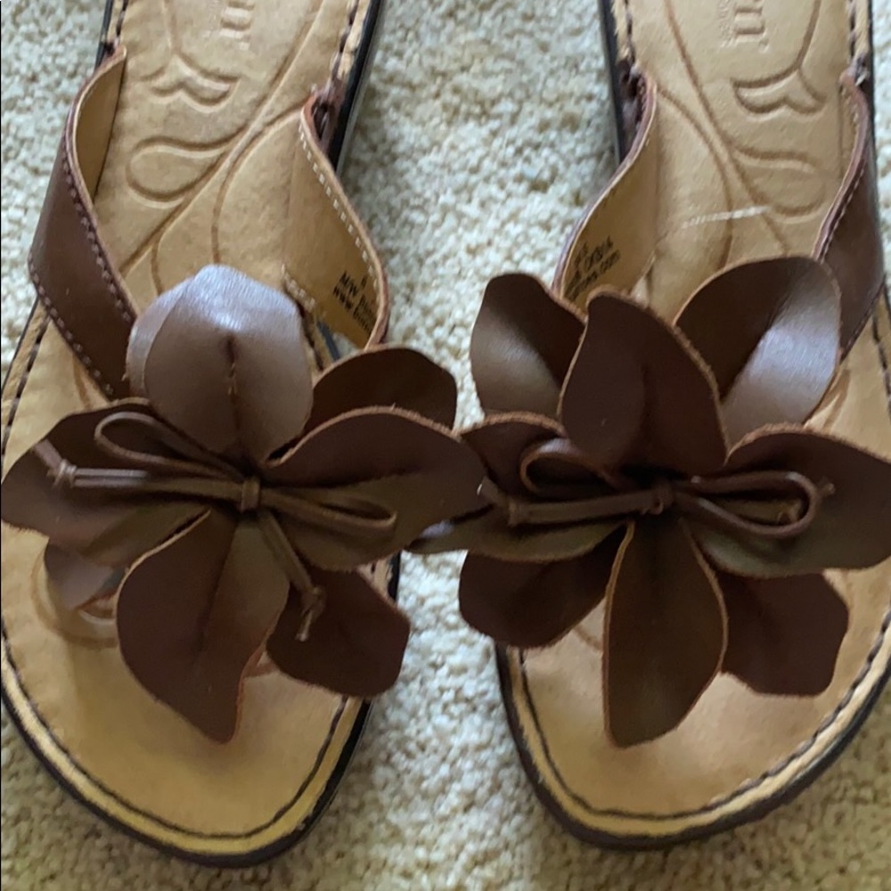 Born sandals size 6